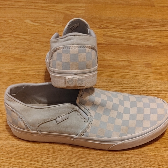 Vans - Picture 3 of 5